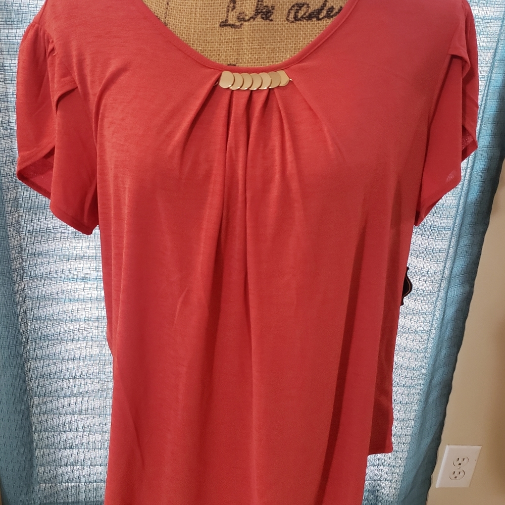 Trendy Ladies Top Beautiful Accents